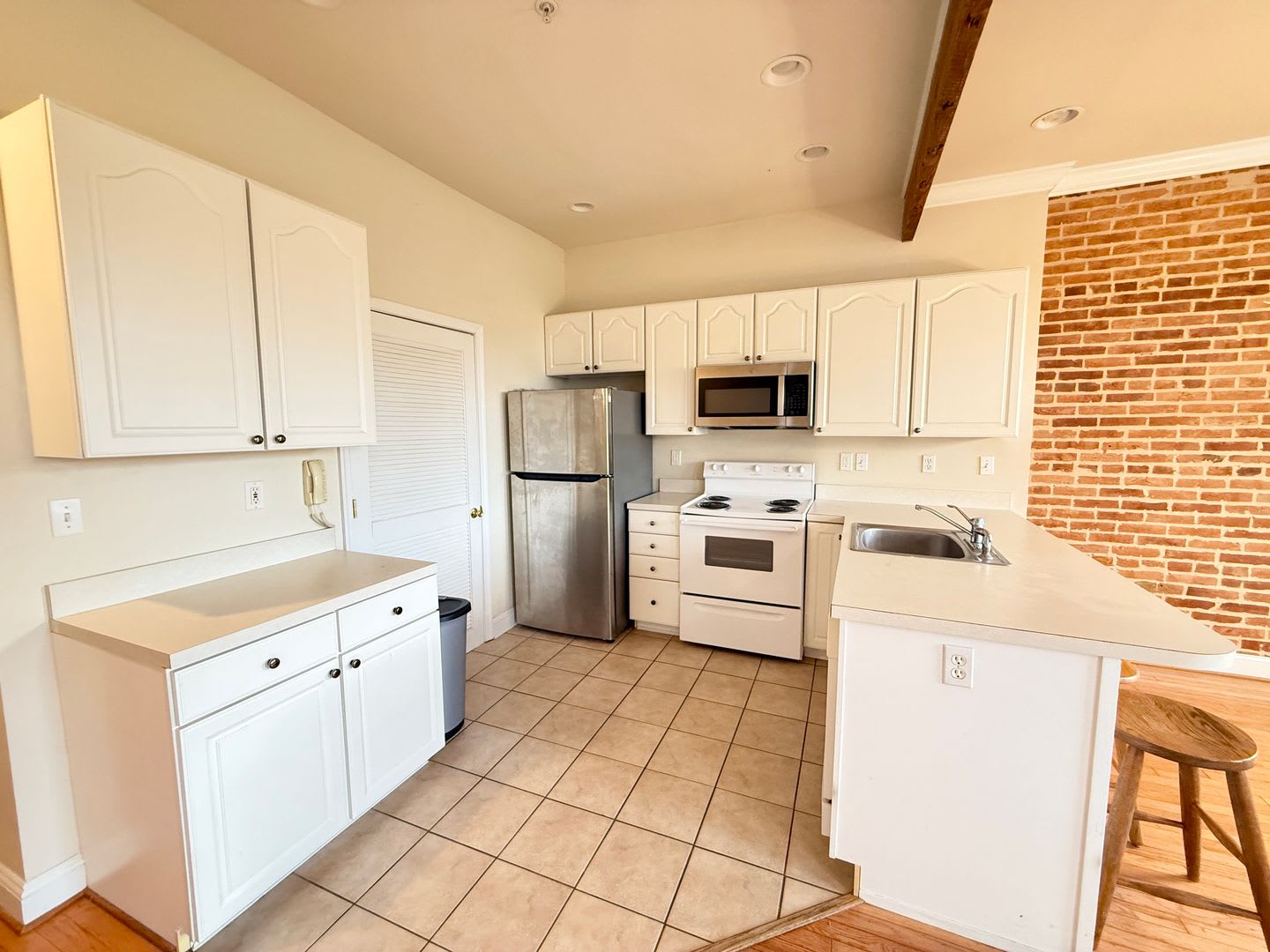 204 S Patterson Park Avenue – photo 4