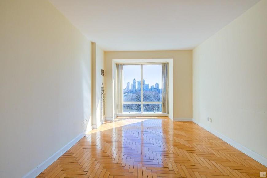 845 United Nations Plaza – photo 2