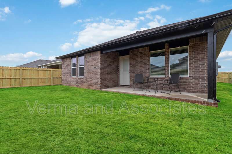 4771 W Folsom St – photo 2