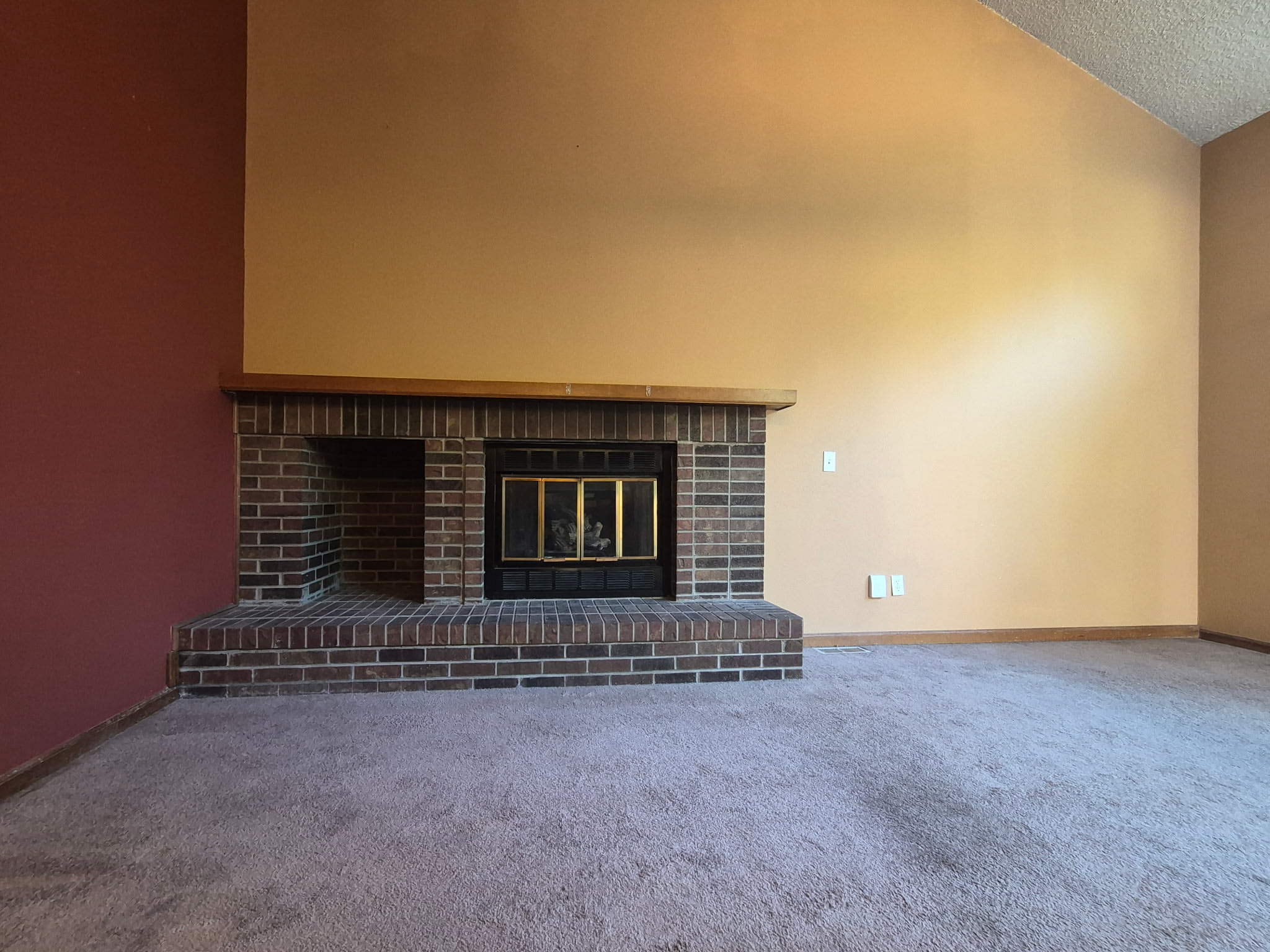 4272 Kingsbury Drive – photo 3
