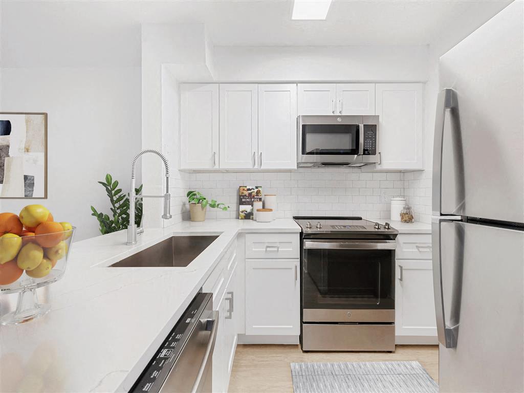 Brookwood Club Apartments – photo 2