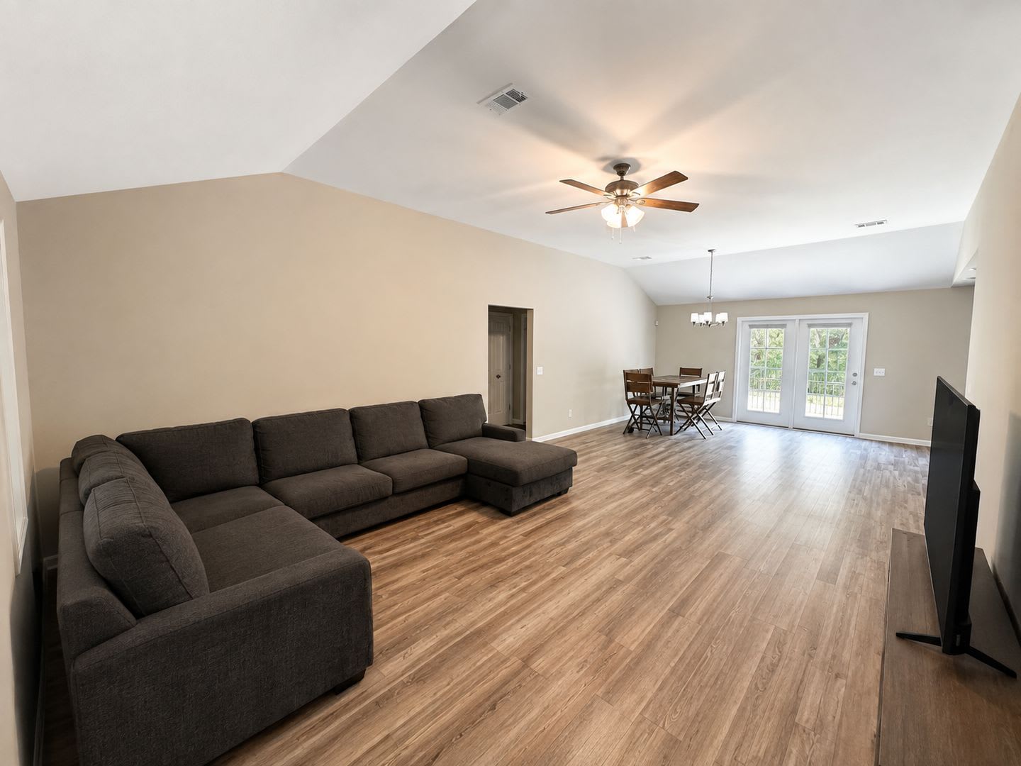 3bd 2ba HOME FOR RENT! – photo 4