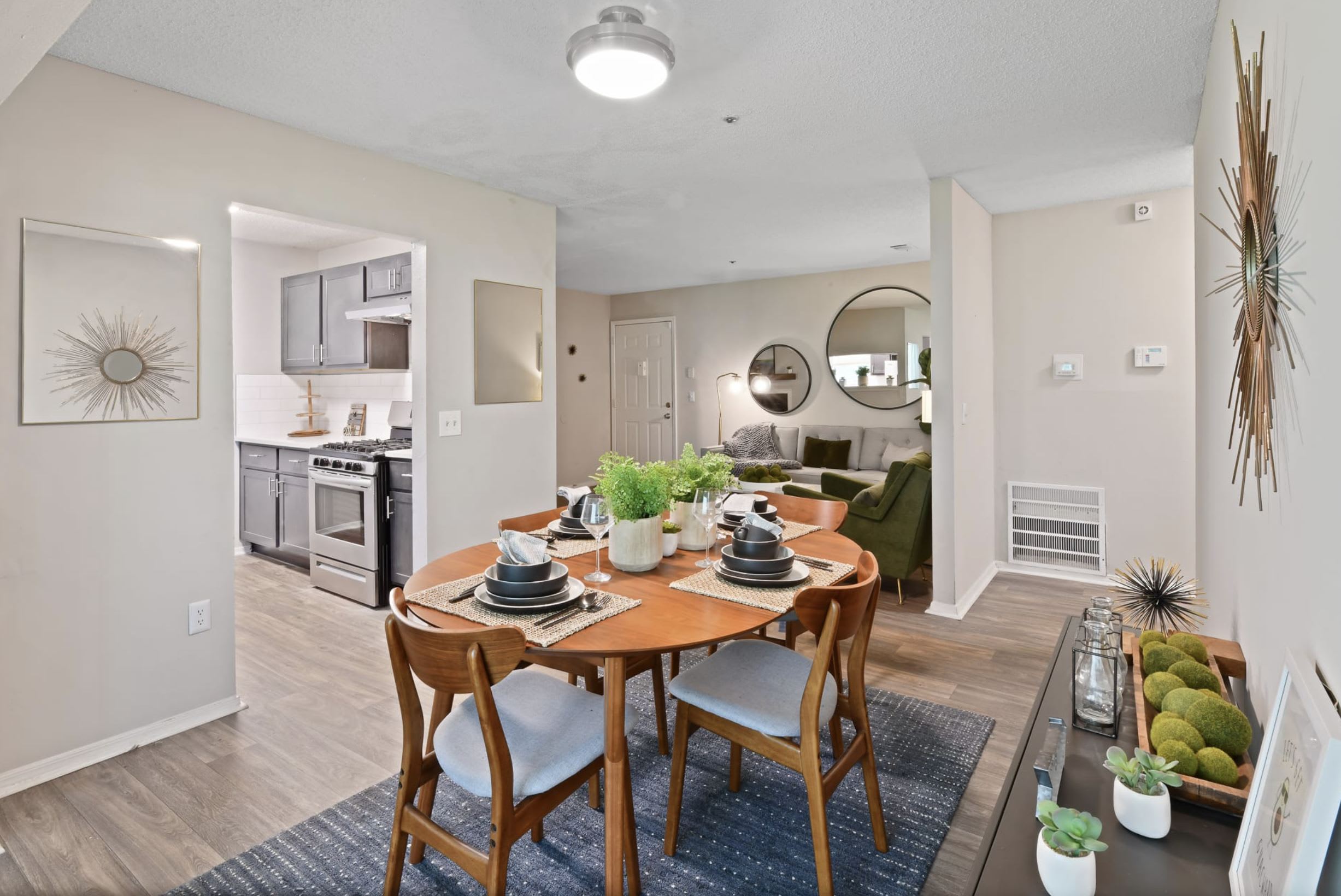 300 Riverside Apartment Homes – photo 1
