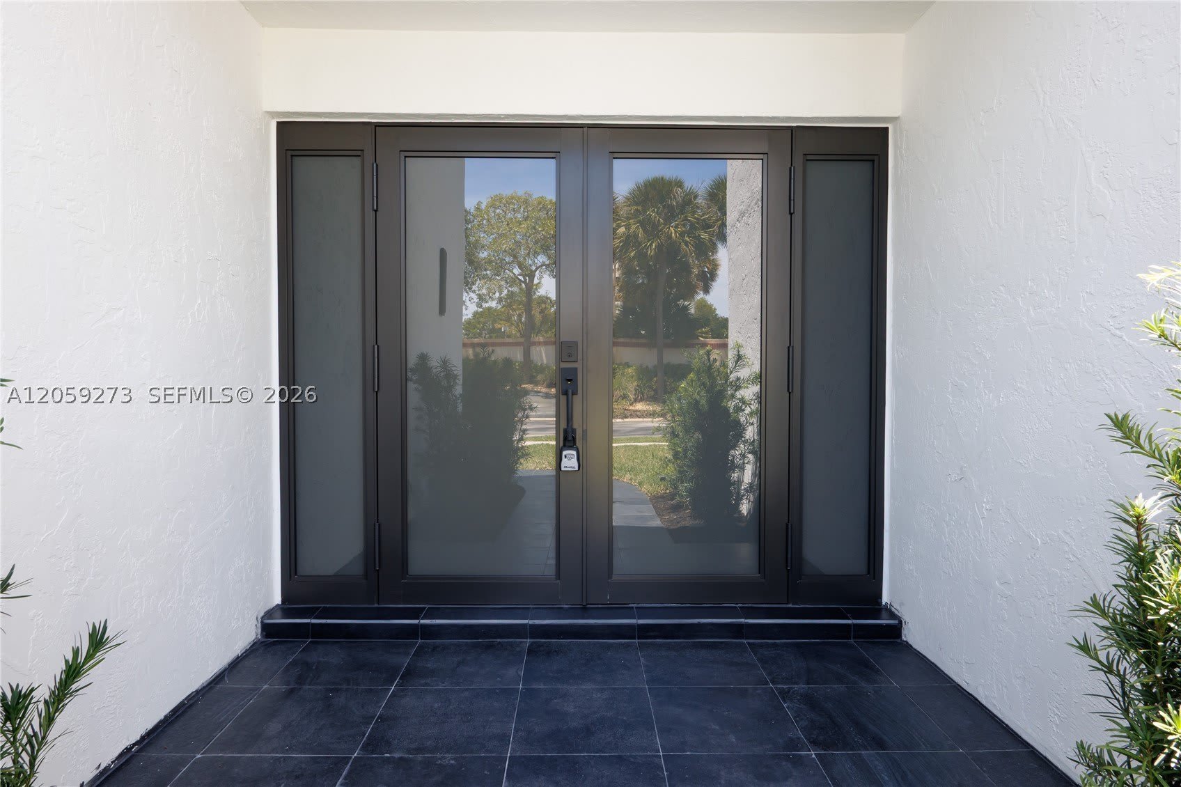 1543 SW 1st Ave – photo 4