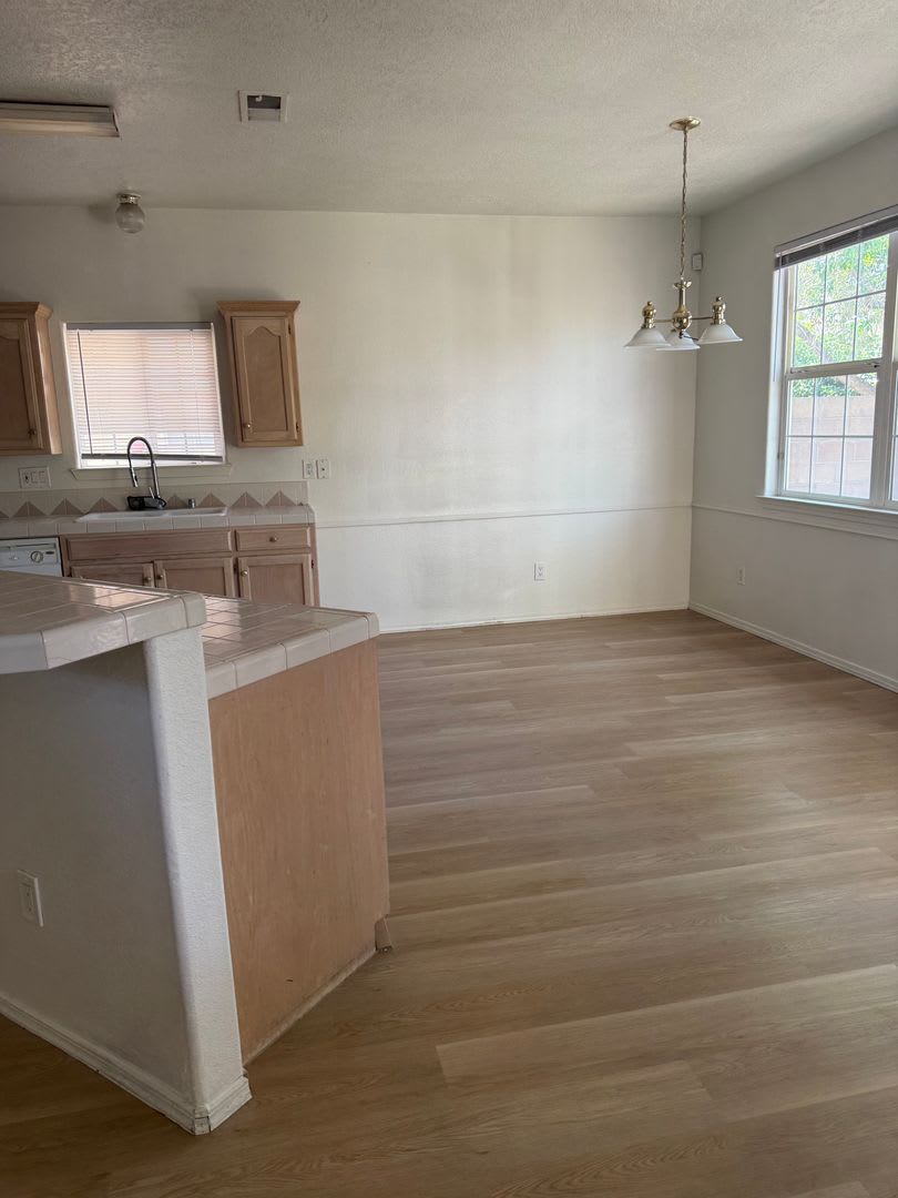 7408 Tricia Rd NE – photo 2