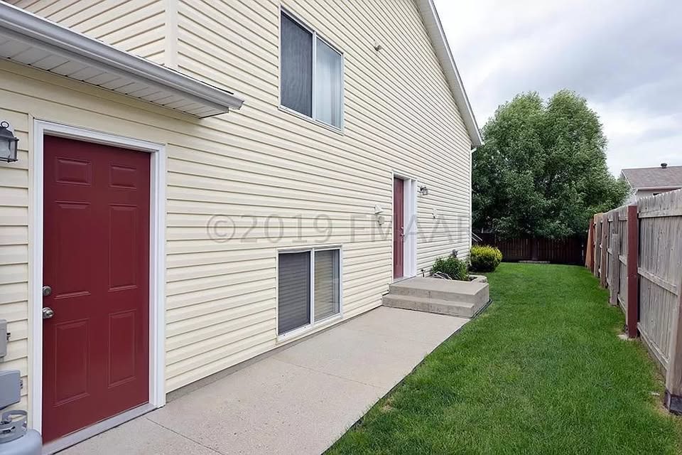 2565 Amber Valley Ct – photo 2