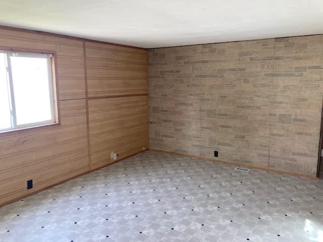 2500 West 24th Street – photo 2