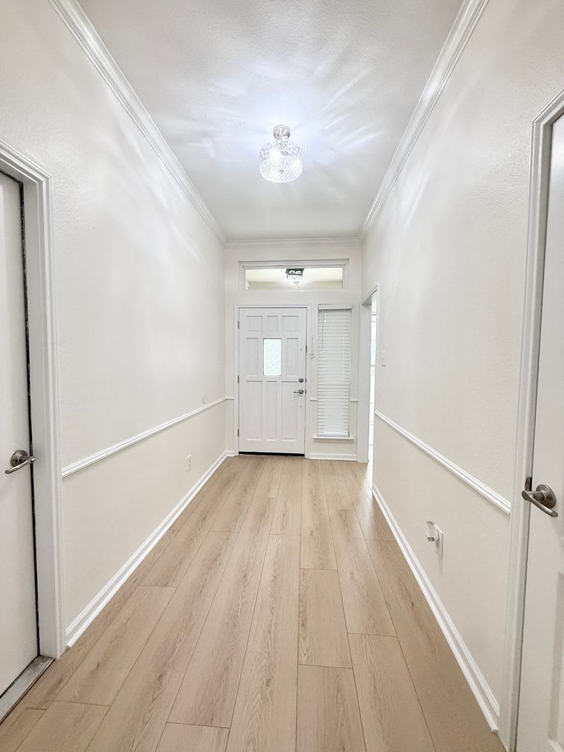 Beautifully Updated 3/2/2 in Plantation Village in Lake Jackson! – photo 2