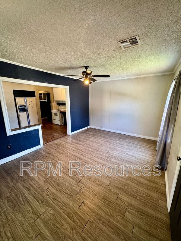 2943 W. Pioneer Avenue – photo 4