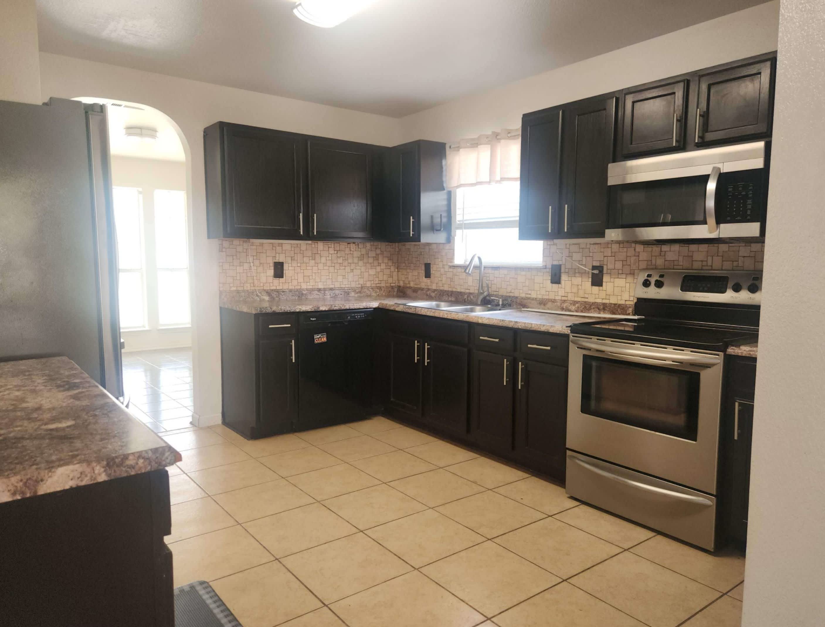 1604 Quarry Dr – photo 3