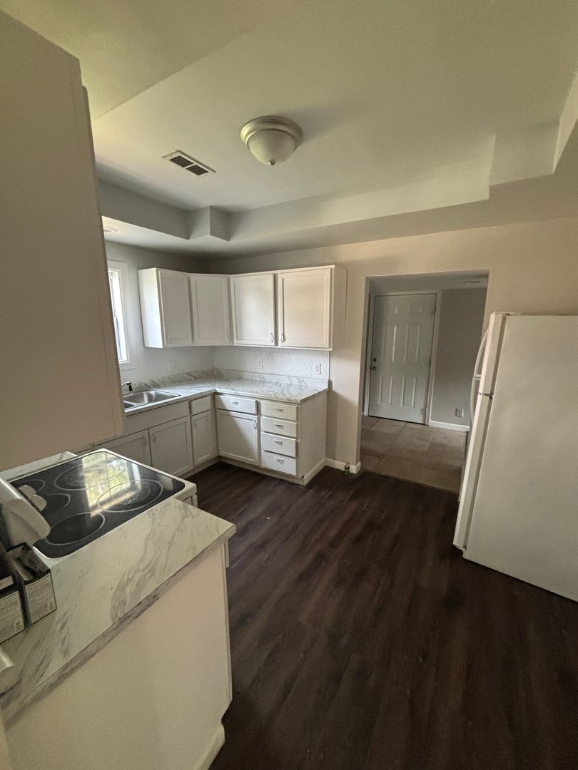 Charming 3-Bedroom Home Near Historic C-Street – photo 4