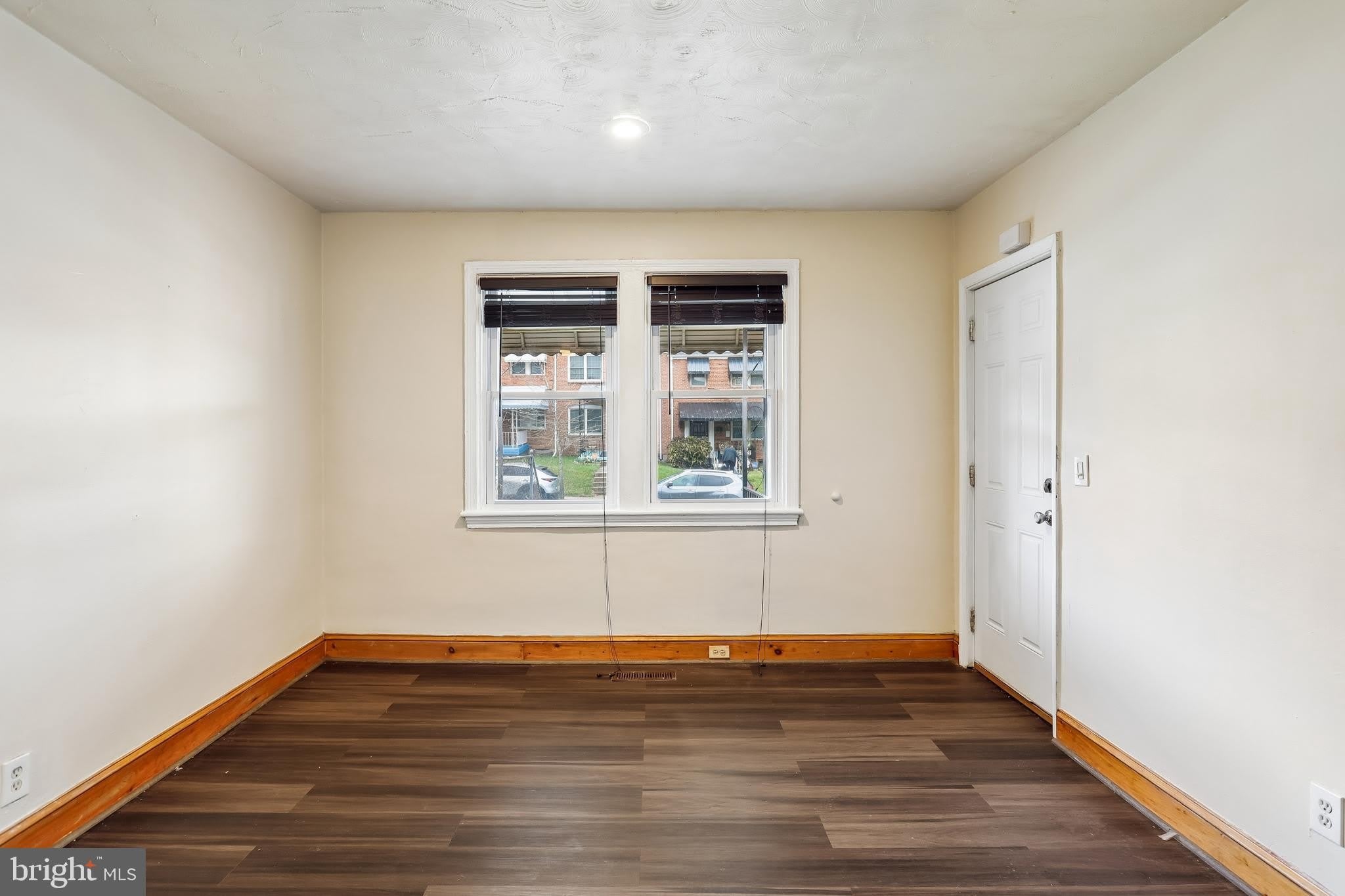 147 DENISON Street – photo 4