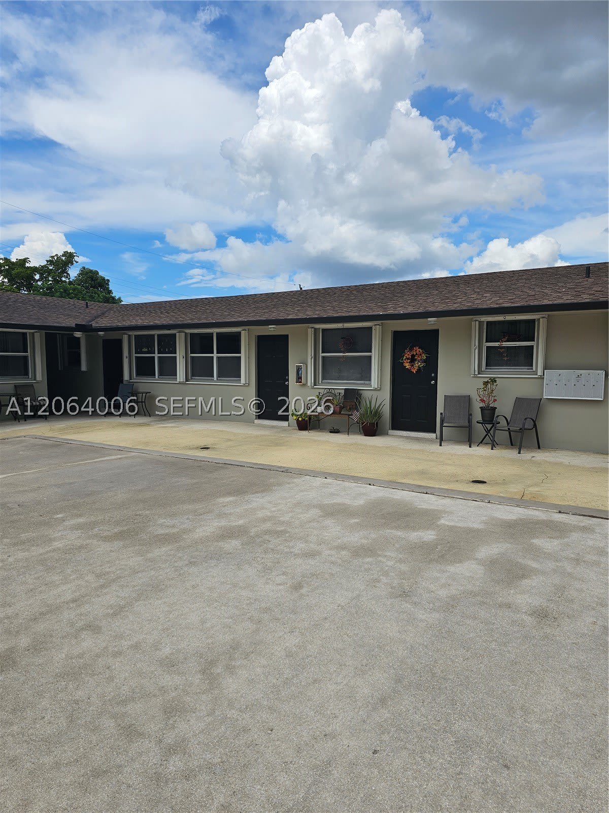 130 W 13Th St – photo 1