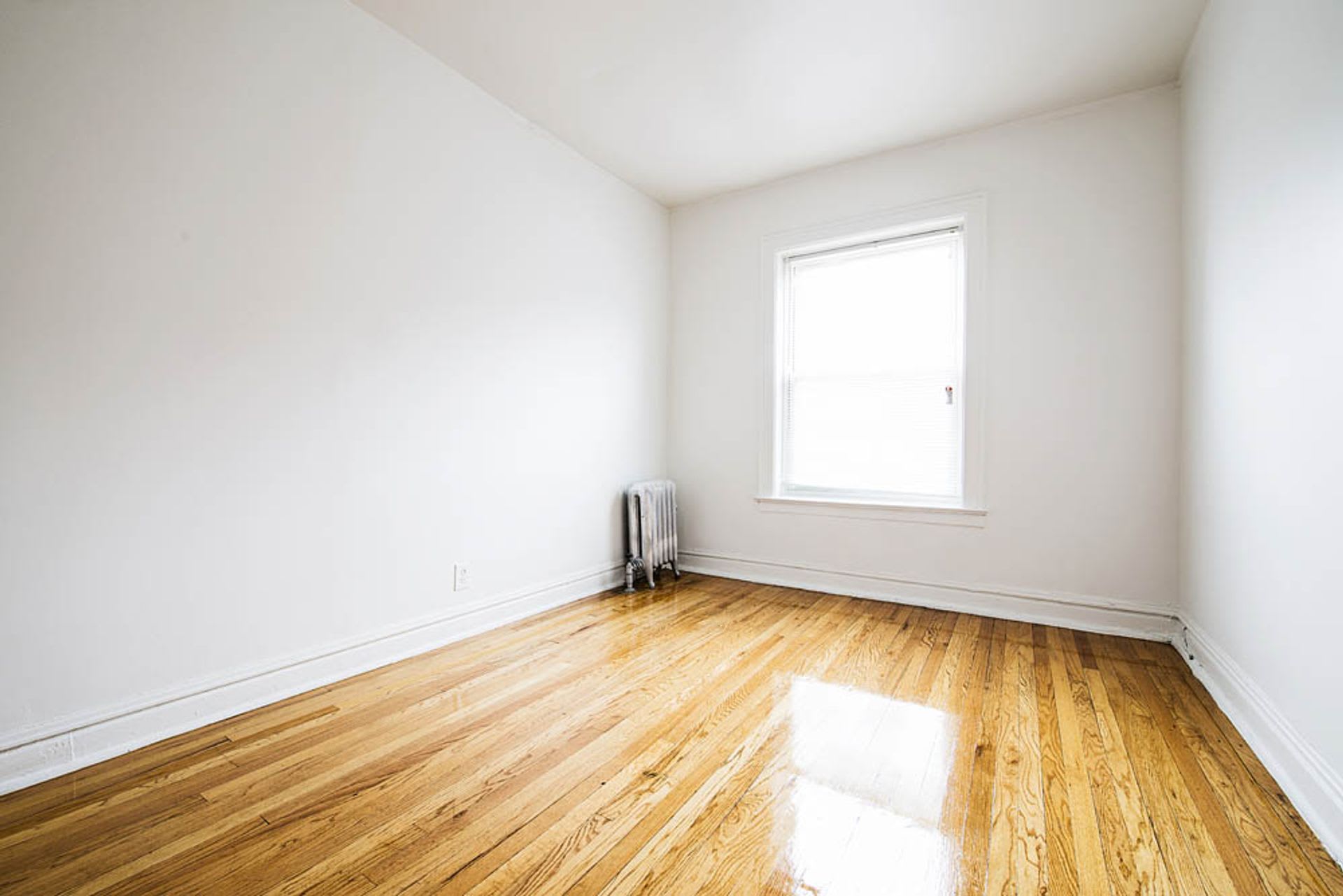 8001 S May St – photo 5
