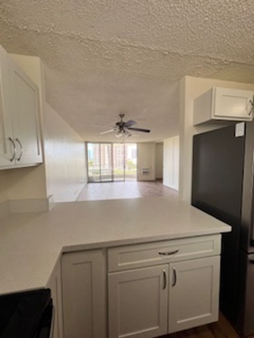 2-Bedroom, 2-Bath Condo for Rent at Surfview – photo 4