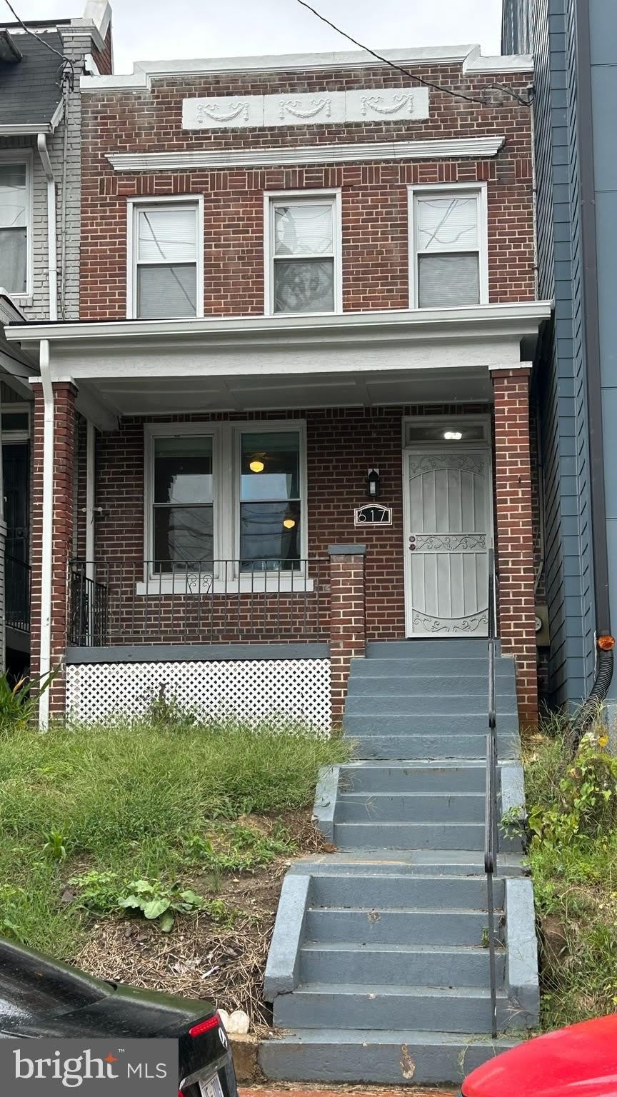 617 KENNEDY Street NW – photo 1