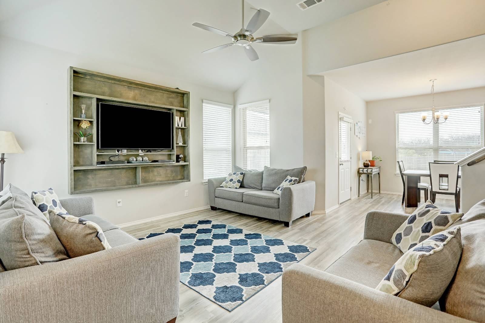 5687 Heron Dr – photo 3