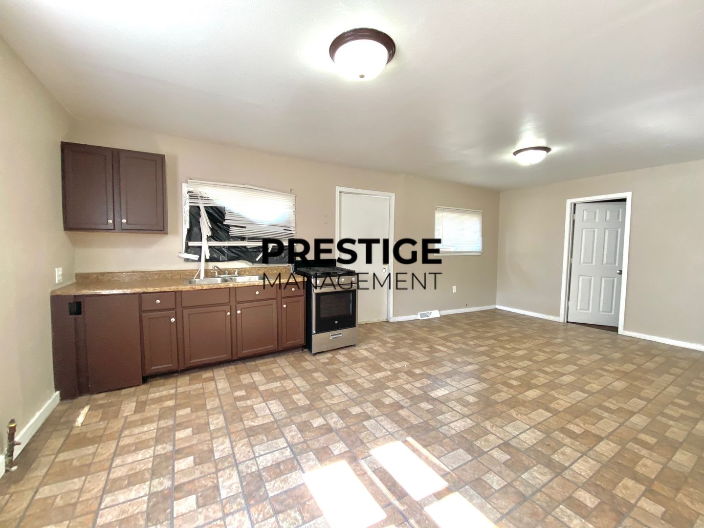 2 Bed 1 Bath Home With Den – photo 4
