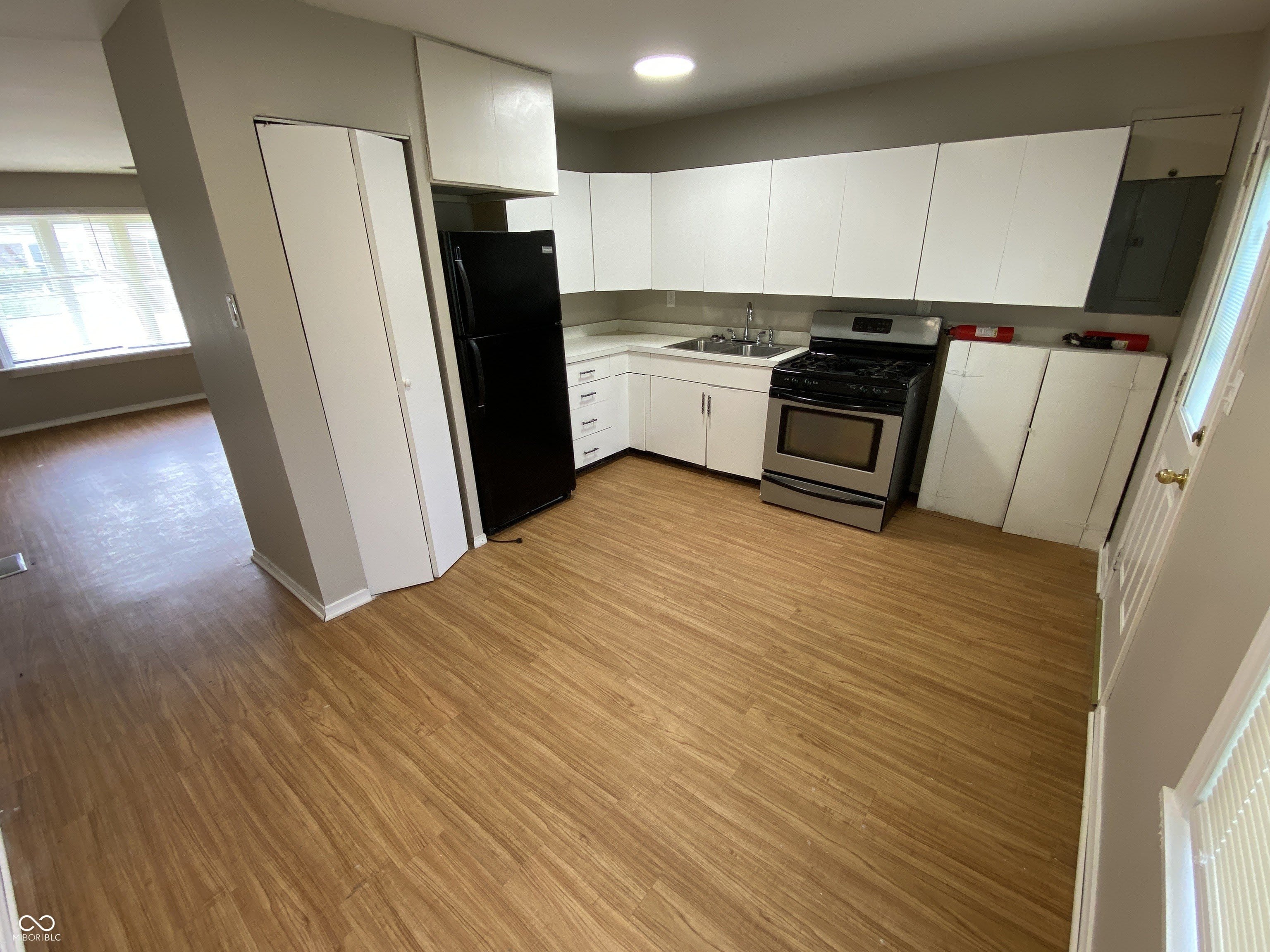 7910 Roy Road – photo 5