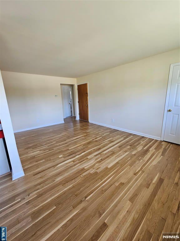 250 Rochelle Avenue – photo 5