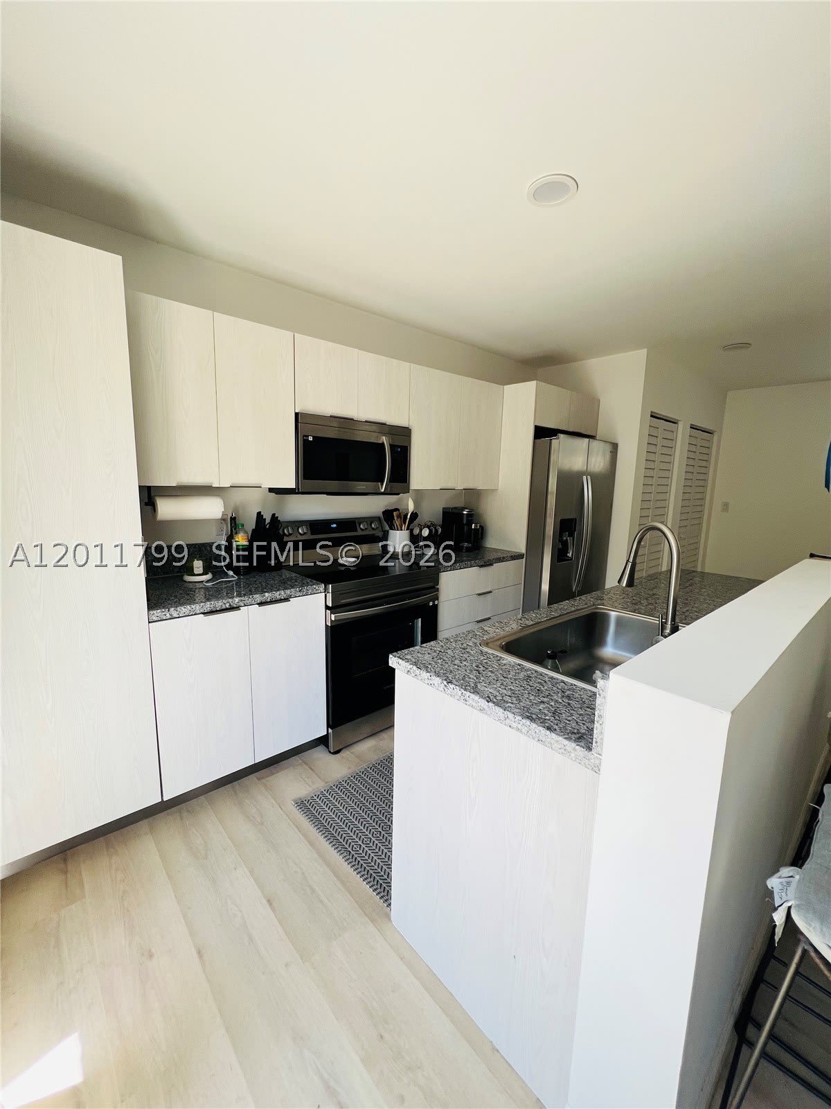 958 NW 10th St – photo 5