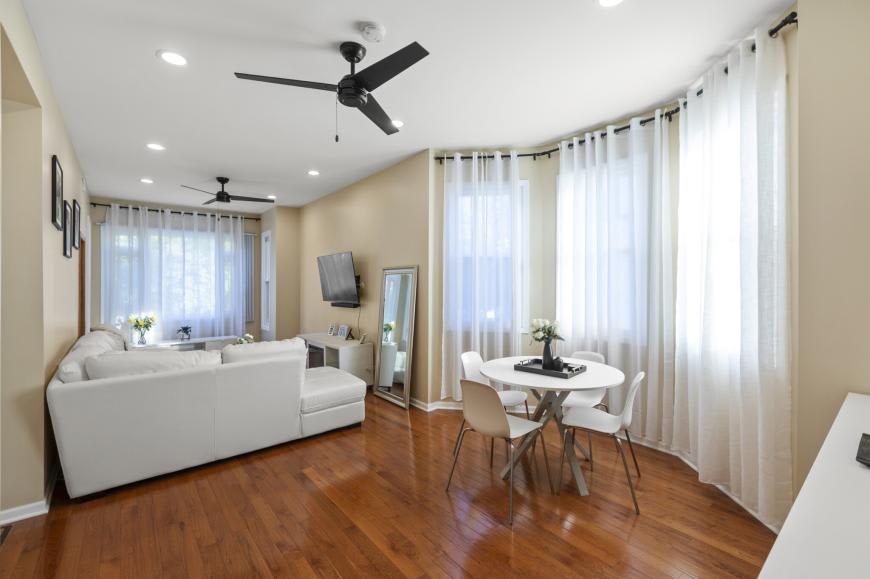 2028 Hamlin – photo 4