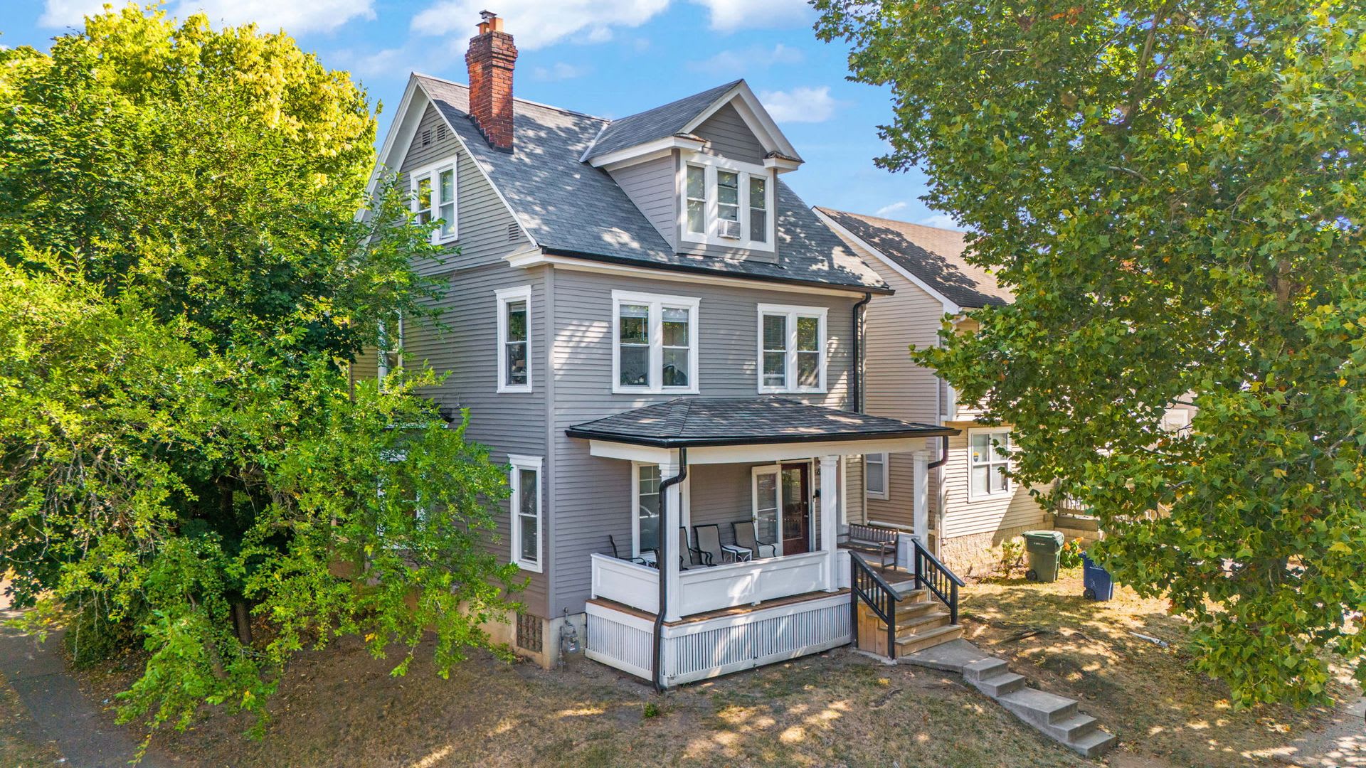 Ultimate 6-Bedroom House with Spacious Living & Sun-Soaked Outdoor Space in the BEST LOCATION – photo 2