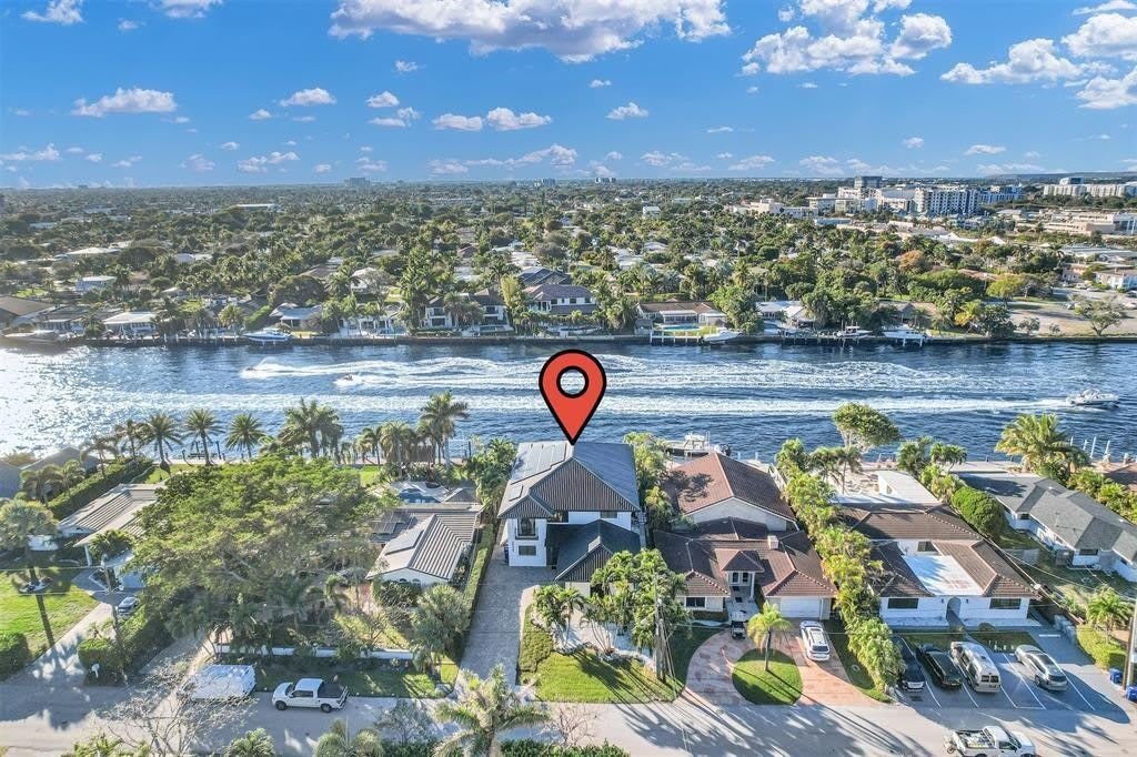 319 S Riverside Drive – photo 2