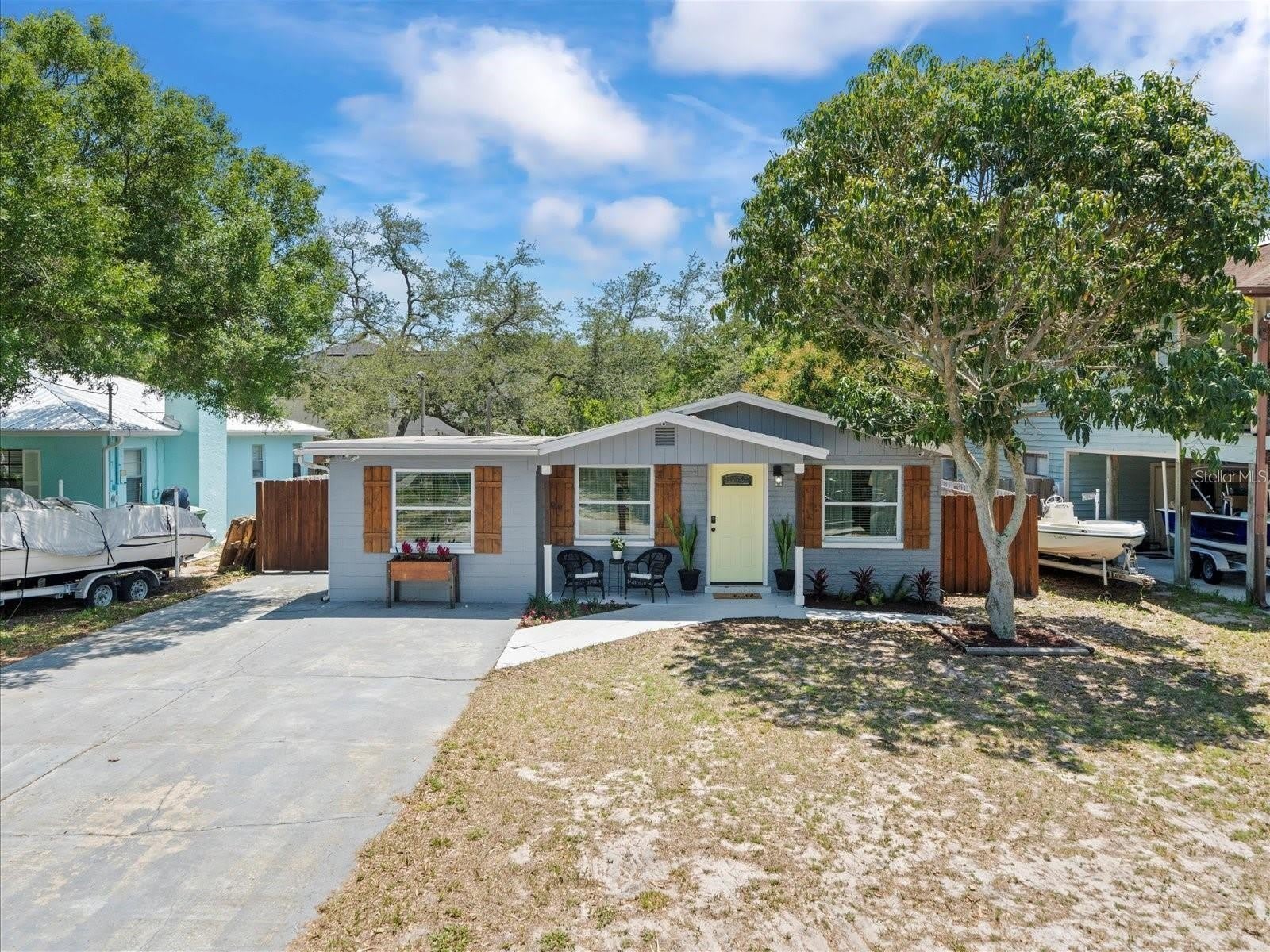 3138 W VARN Avenue – photo 2