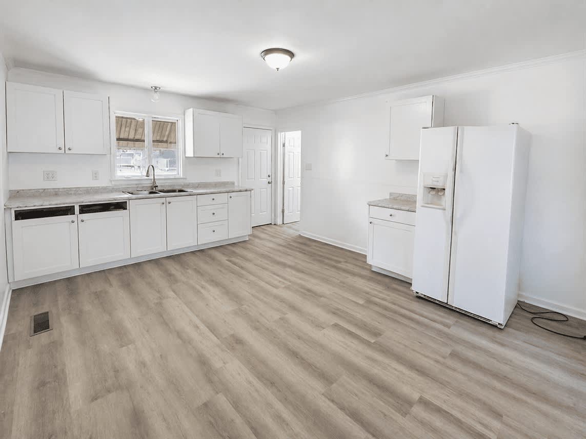 2852 Warsaw St – photo 4