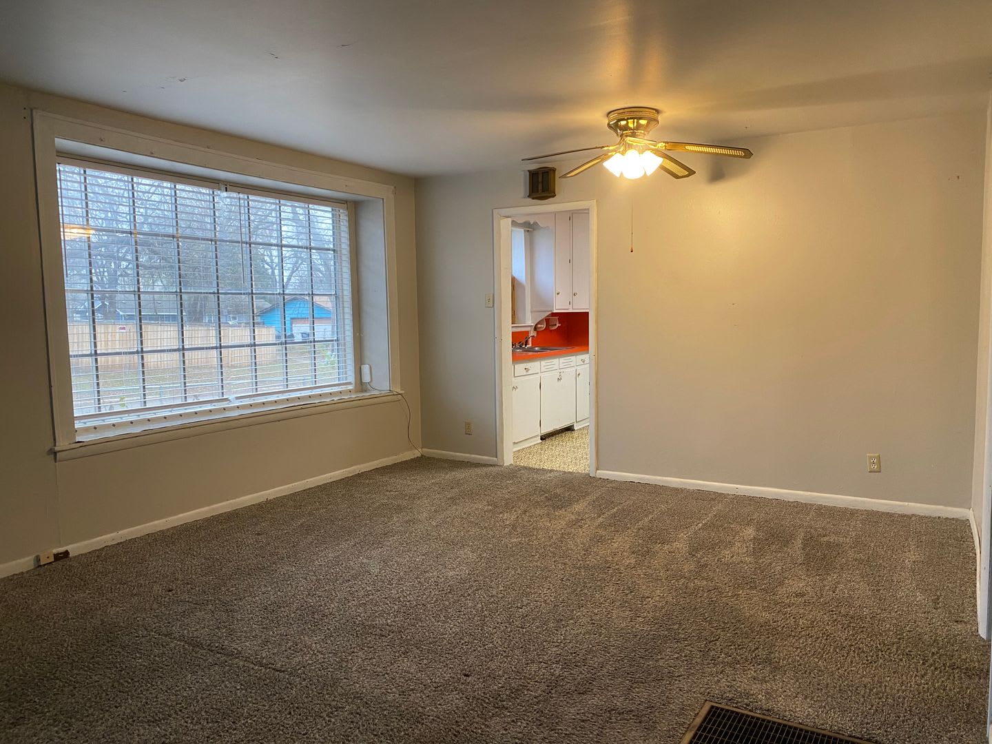 2 bedroom 1 bathroom home in Shawnee – photo 4