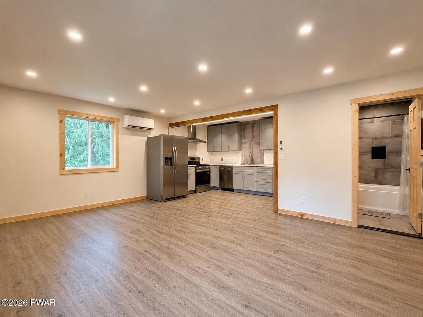 950 Main Street – photo 3