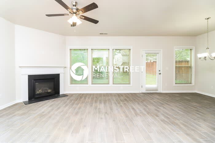3728 Upland Drive – photo 3
