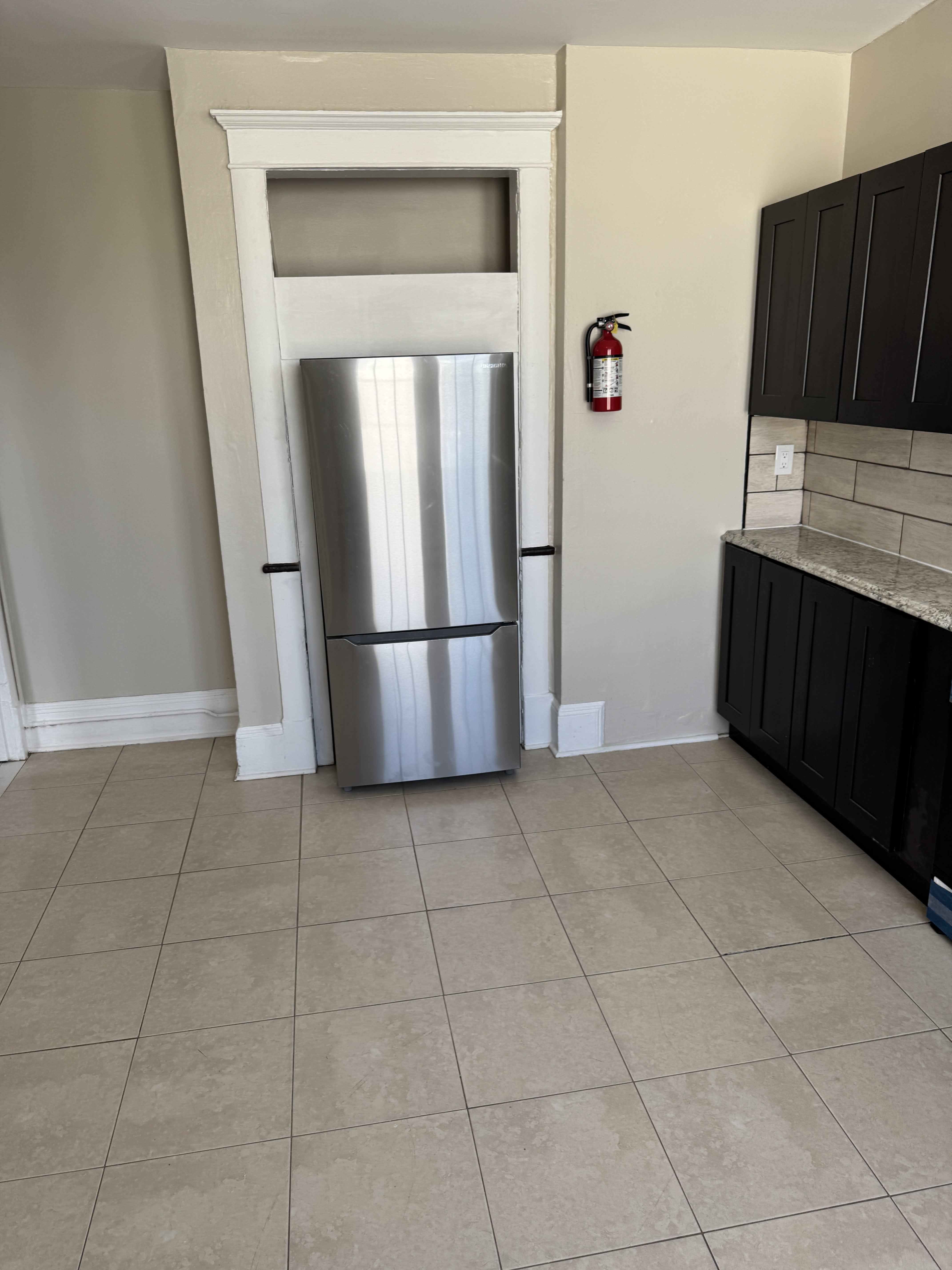 667 Charles St – photo 3