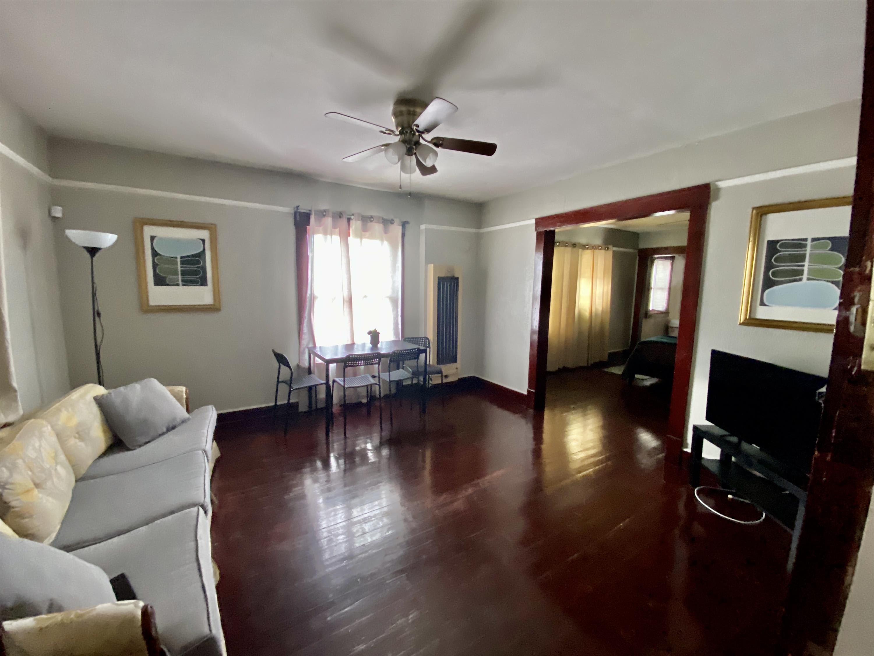 1126 East San Antonio Avenue 6 – photo 2