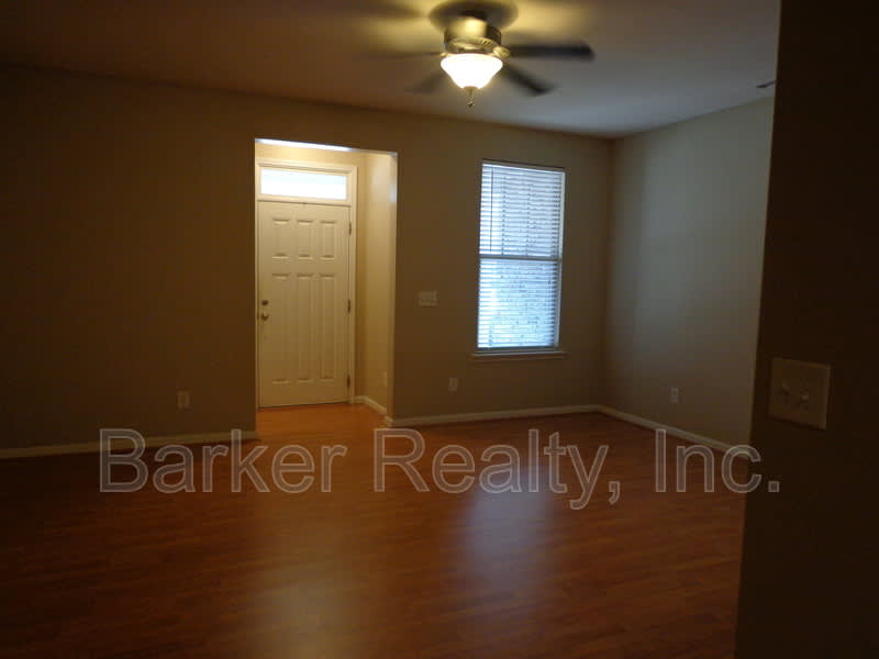 3018 Freeport Dr – photo 2
