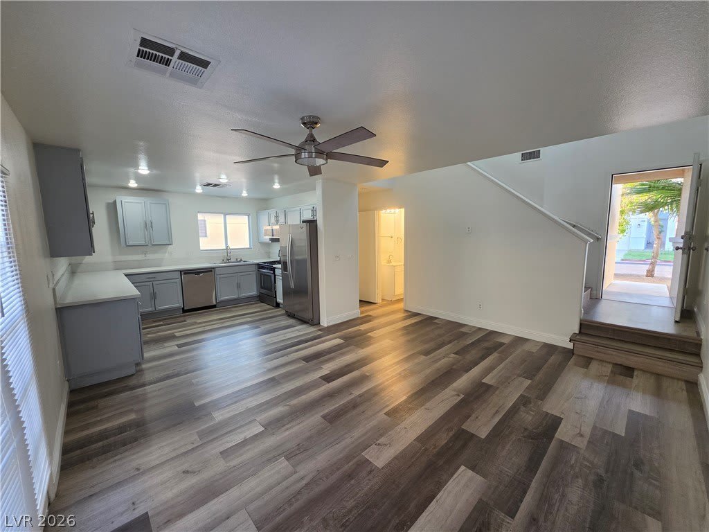4355 Holden Street – photo 3