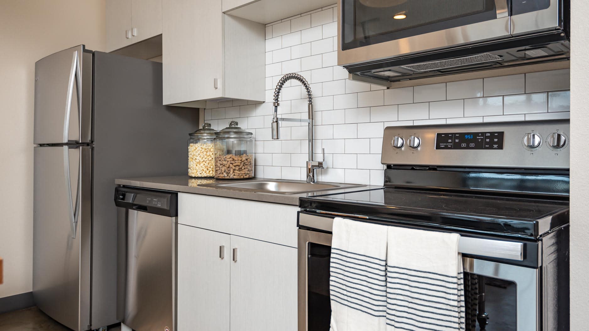 Sunshine Apartments – photo 4