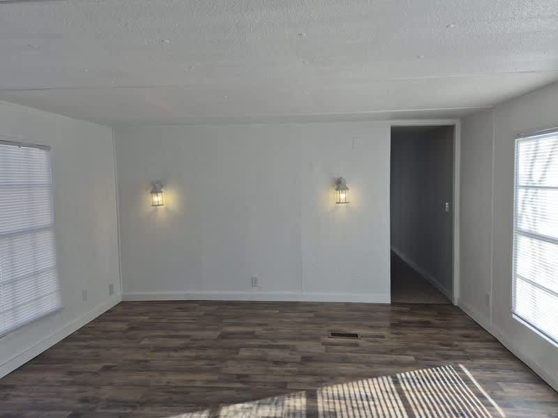 209 S Avenue B – photo 4