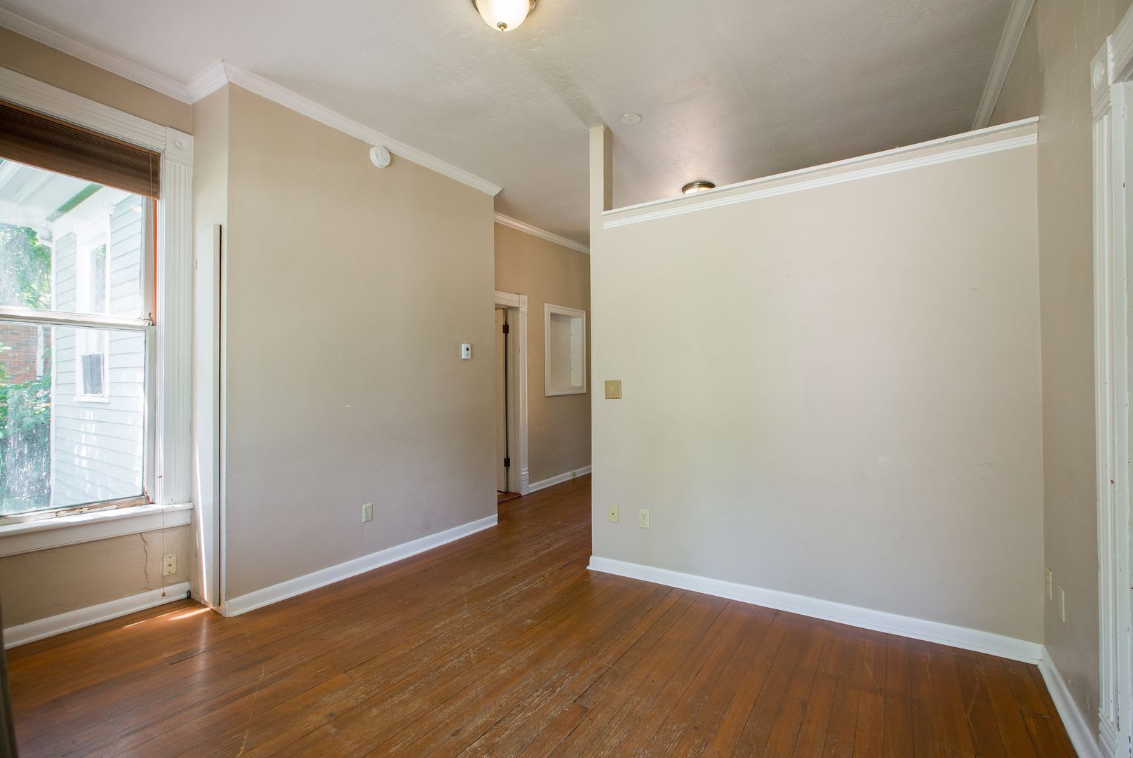 504 W Mountain – photo 1