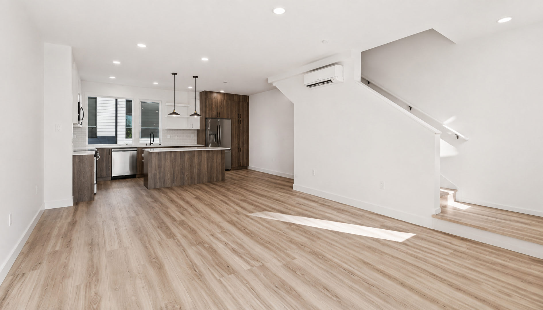 Cozy Seattle Townhome – photo 2