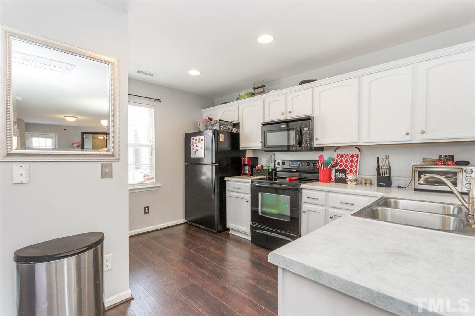 Room in 3 Bedroom Townhome at Big Bass Dr – photo 5