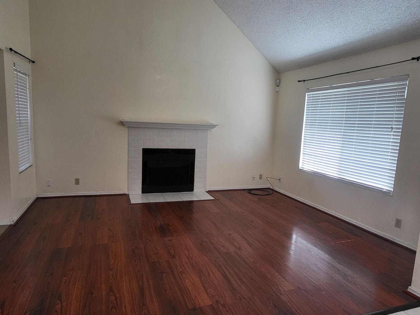 Move In Special 500 Off First Month S Rent Charming 2 Story – photo 5