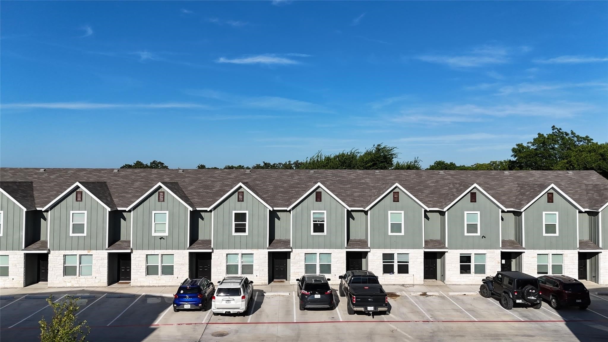 402 Garrett Court – photo 1