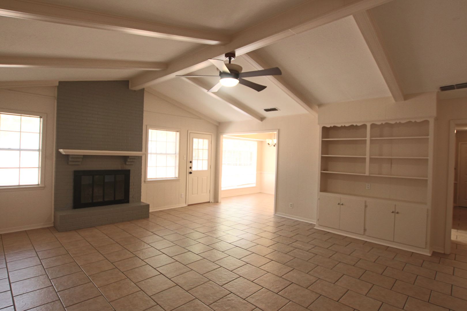 Coming Soon! Charming 3 Bedroom, 2 Bathroom Home in South Tyler! – photo 5