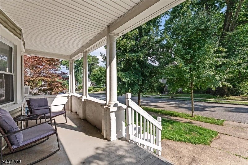 20 Howe Ave – photo 5