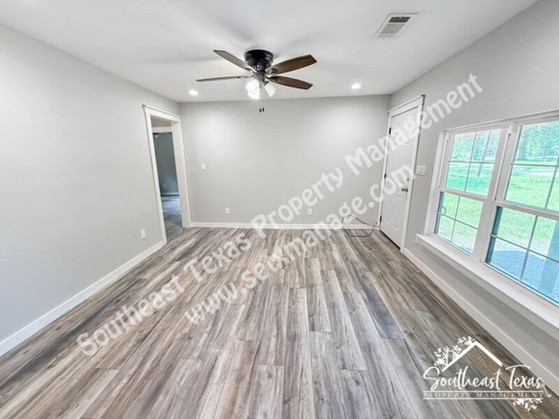 990 Springdale Street – photo 2