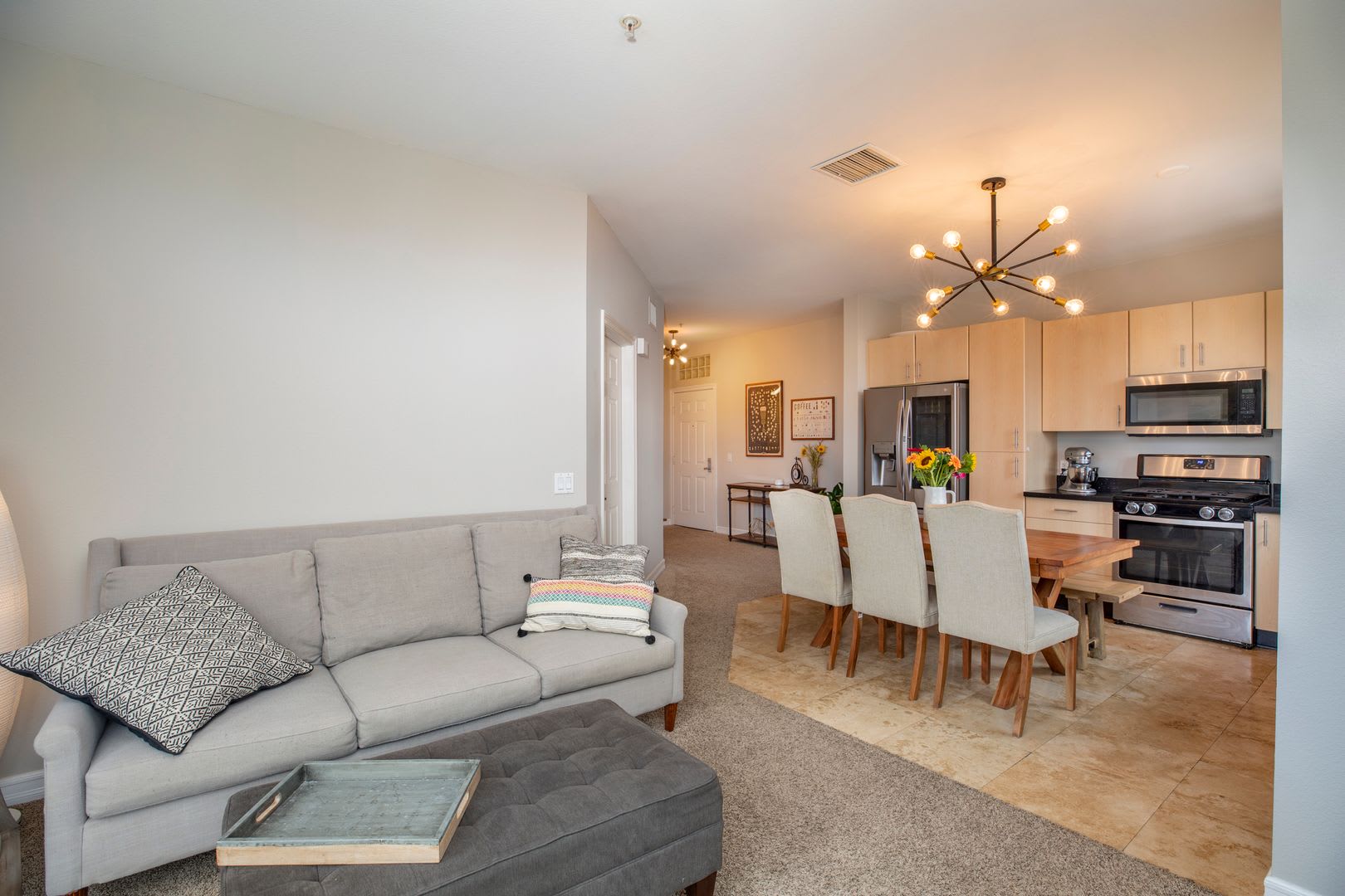 Rare 3BR Corner Unit with 2 Parking Spaces – photo 4