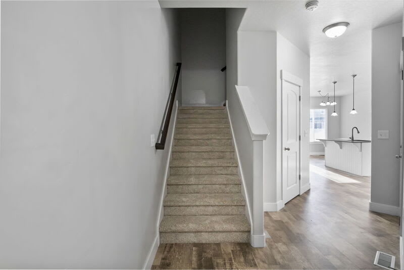219 West Silver Springs Drive – photo 3