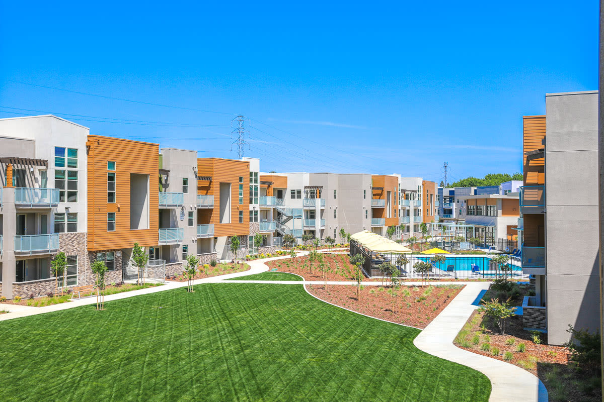 Sutter Green Apartments – photo 1